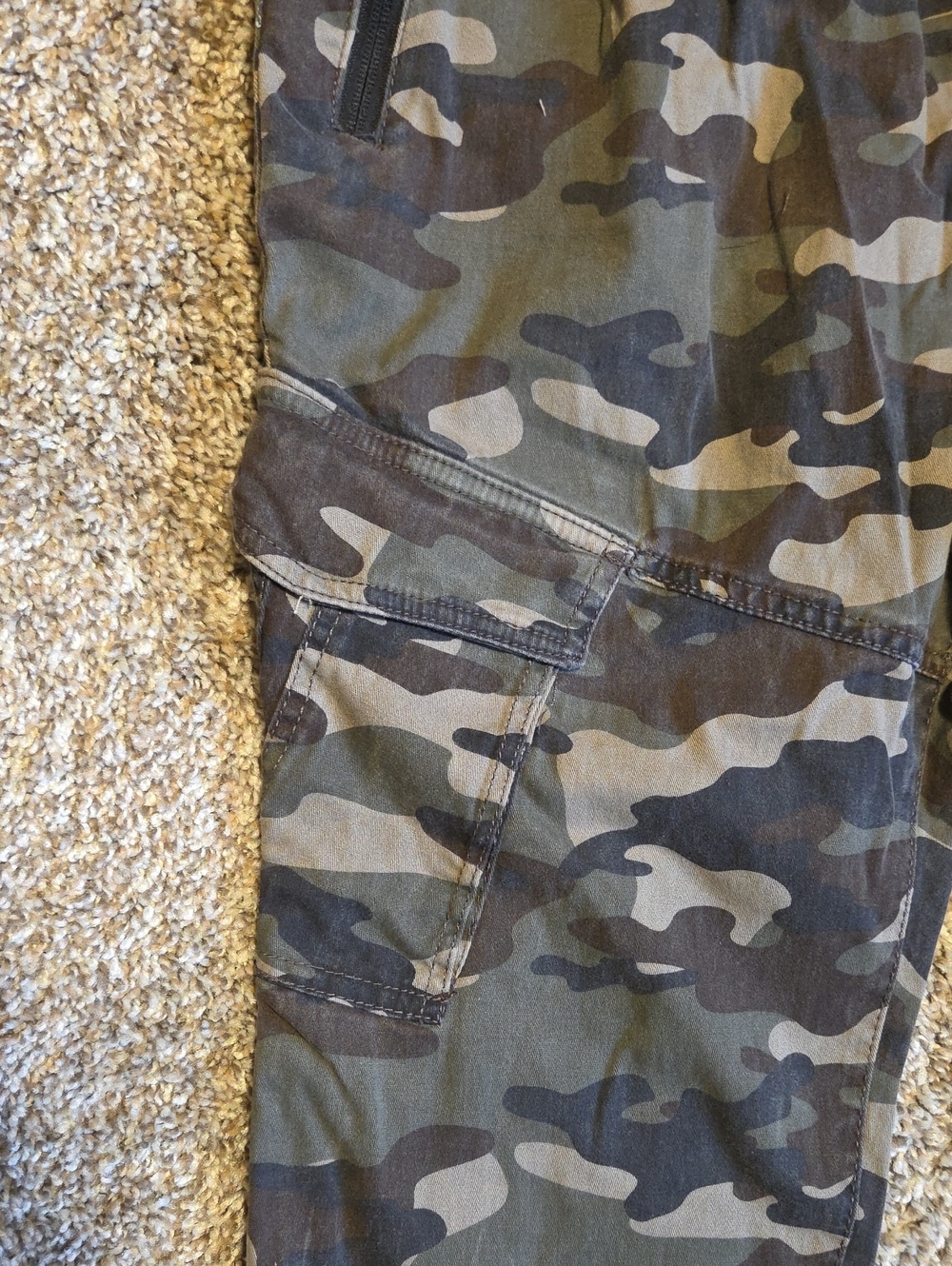 WXYZ Los Angeles Camo Cargo Jogger Pants - Picture 5 of 10